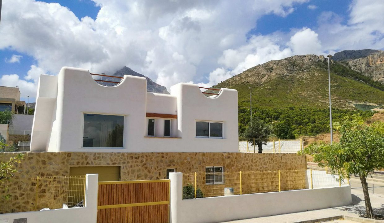 Promoción Encantadora residencia de estilo ibicenco, obra nueva en Chirles (Revista)