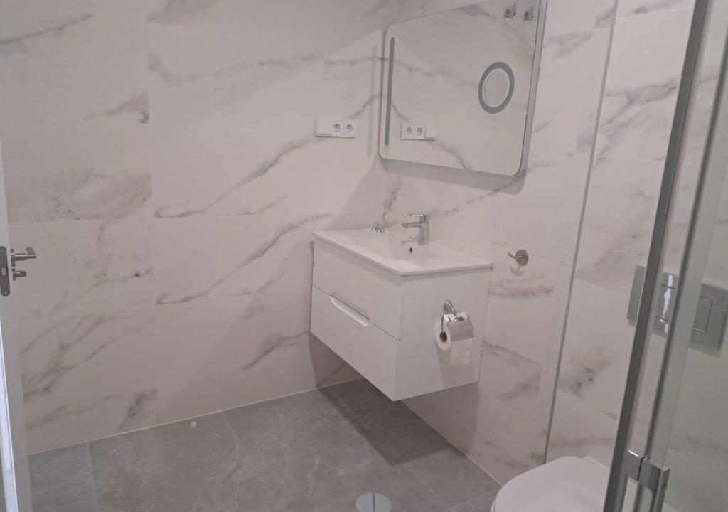 Promoción Apartamento moderno con terraza soleada, obra nueva en Finestrat (Revista)