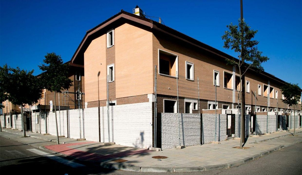 Promoción 17 viviendas adosadas y 4 viviendas pareadas, obra nueva en Talavera de la Reina (Revista)