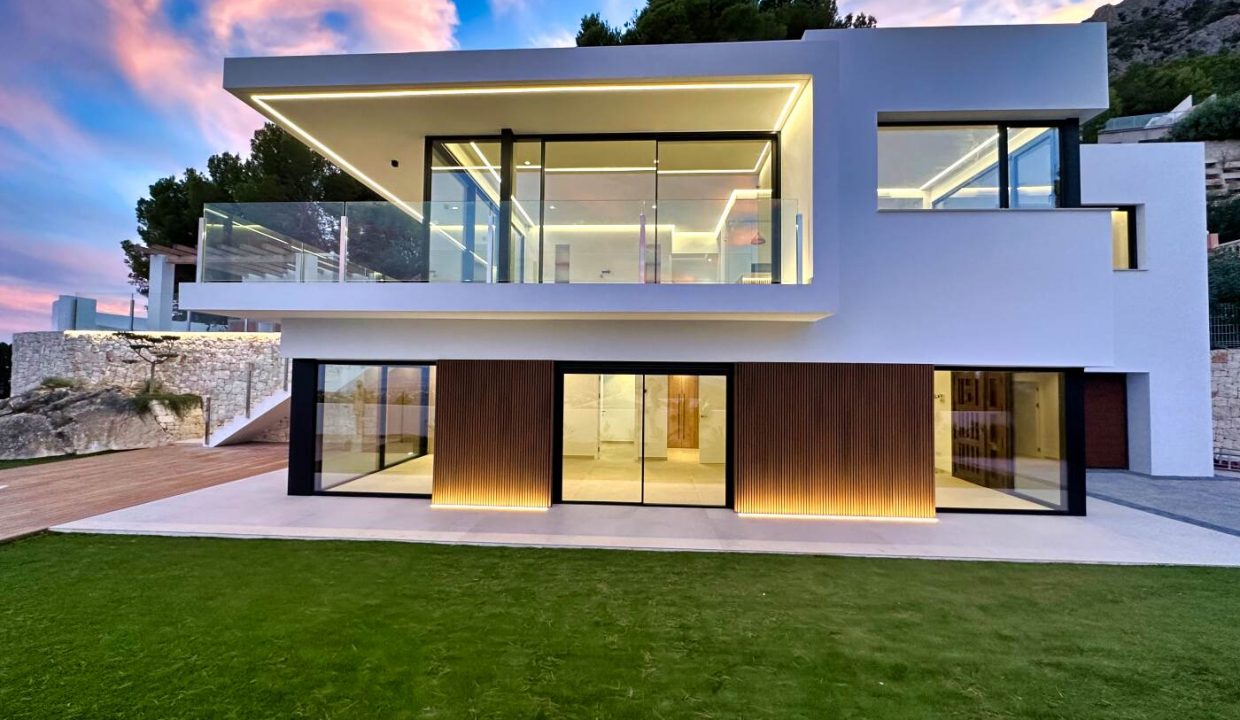 Promoción Villa de lujo con un estilo moderno e innovador,, obra nueva en Calpe (Revista)