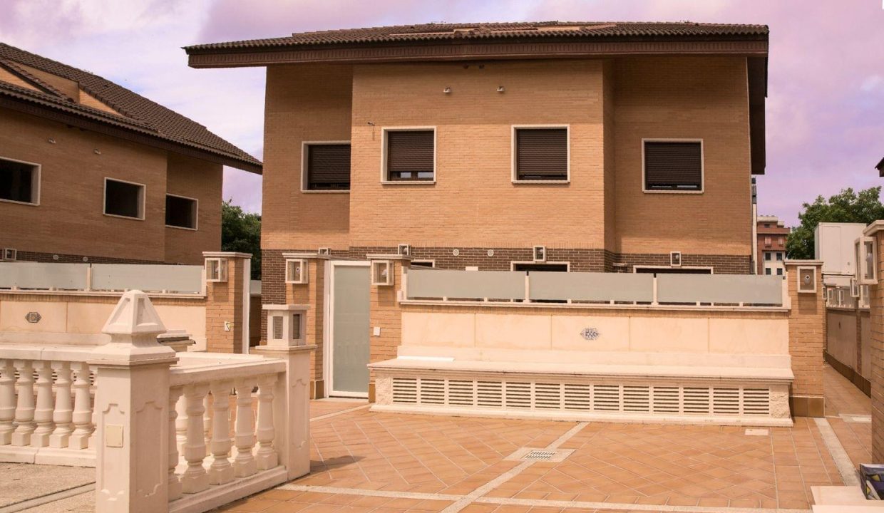 Promoción 17 viviendas adosadas y 4 viviendas pareadas, obra nueva en Talavera de la Reina (Revista)