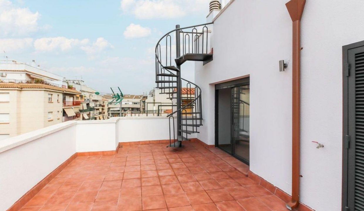 Promoción Edificio en Av Tanca de la Plana, obra nueva en el Vendrell (Revista)
