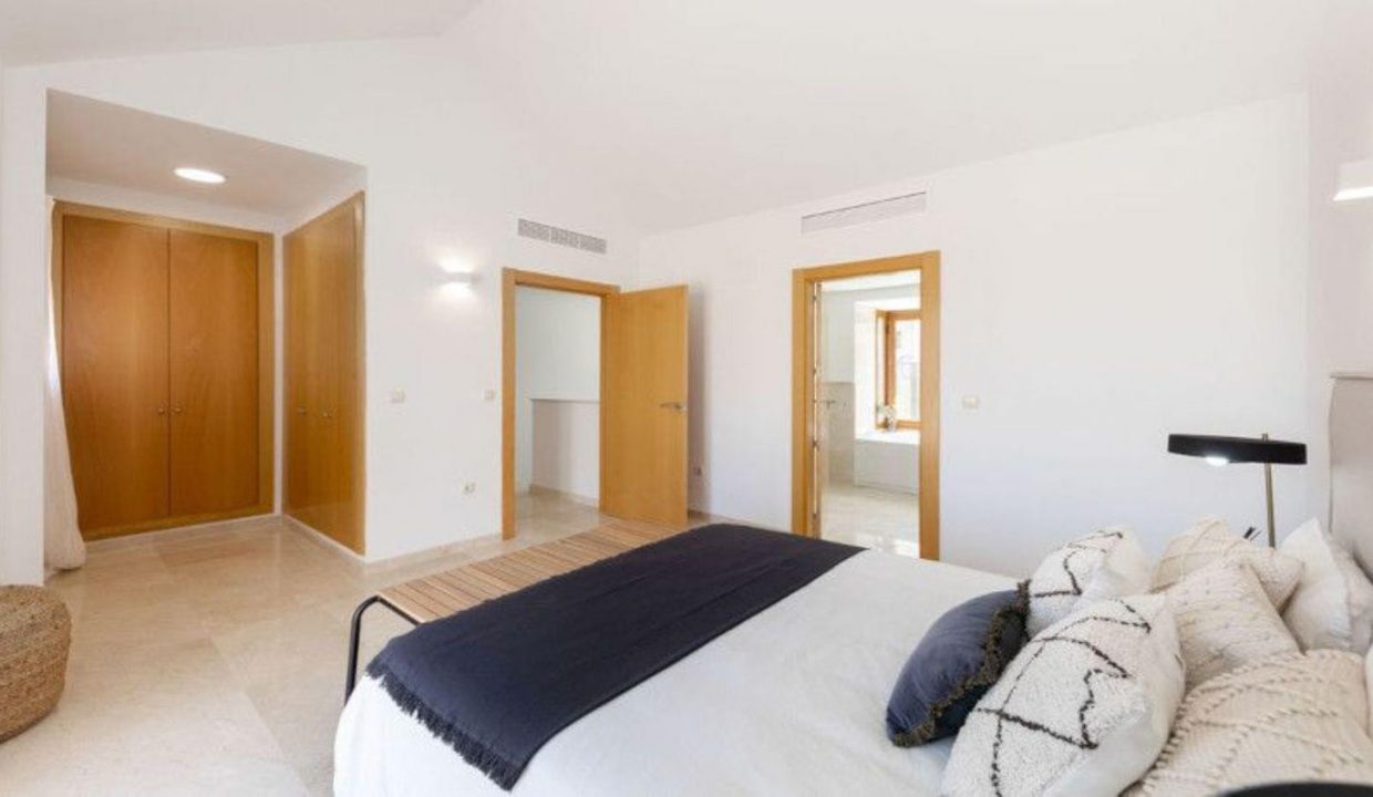 Promoción Casares Hills, obra nueva en Casares (Revista)