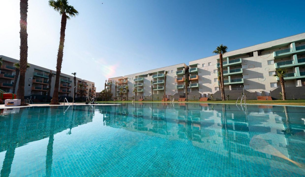 Promoción Palm Beach Golf Almerilmar, obra nueva en Almerimar (Revista)