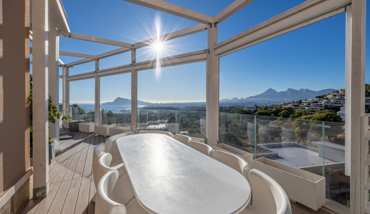Promoción Villa con imponentes vistas a la bahía, obra nueva en Altea (Revista)