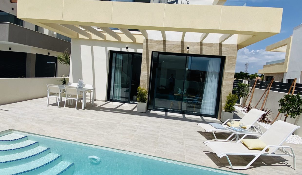 Promoción Alba Salina, obra nueva en Los Montesinos (Revista)