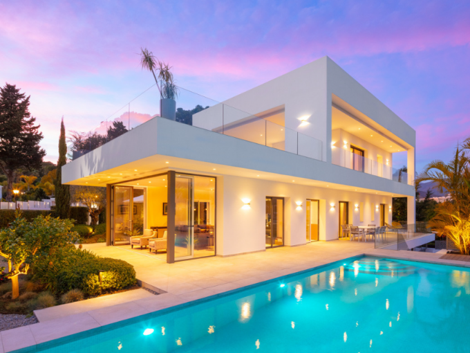 Promoción Preciosa villa con la combinación perfecta de lujo y comodidad, obra nueva en Málaga (Revista)