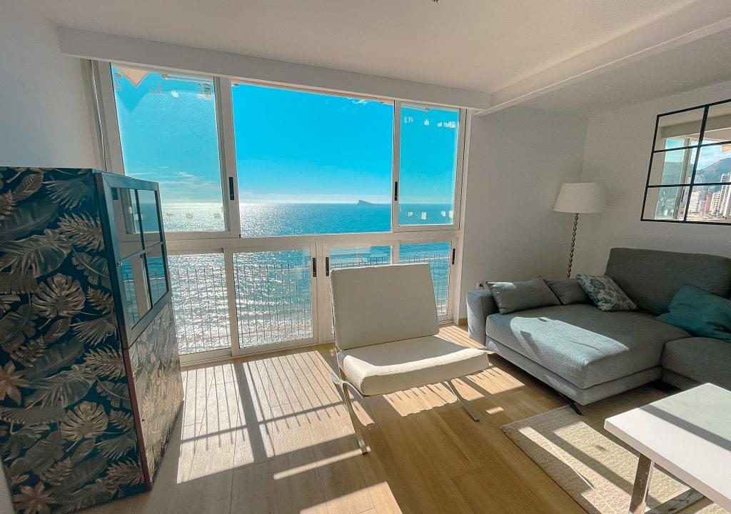 Promoción Ático en primera linea de playa, obra nueva en Benidorm (Revista)