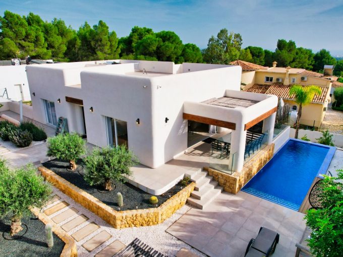 Promoción Maravilloso chalet de estilo ibicenco, obra nueva en Altea (Revista)