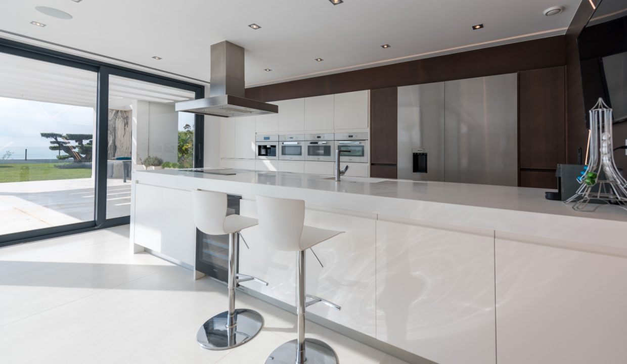 Promoción Villa con un oasis de tranquilidad, obra nueva en Benitachell (Revista)