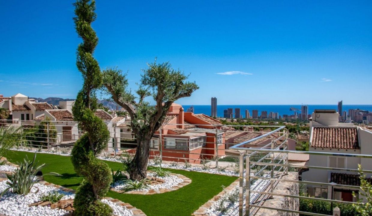 Promoción Villas Montroyal Fase III, obra nueva en Finestrat (Revista)