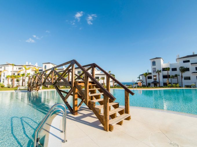 Promoción Apartamento de lujo con jardines exteriores, obra nueva en Estepona (Revista)
