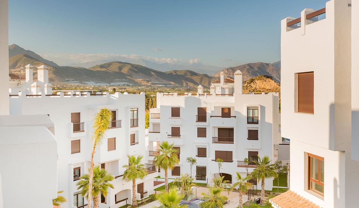 Promoción Oasis de Salobreña, obra nueva en Salobreña (Revista)