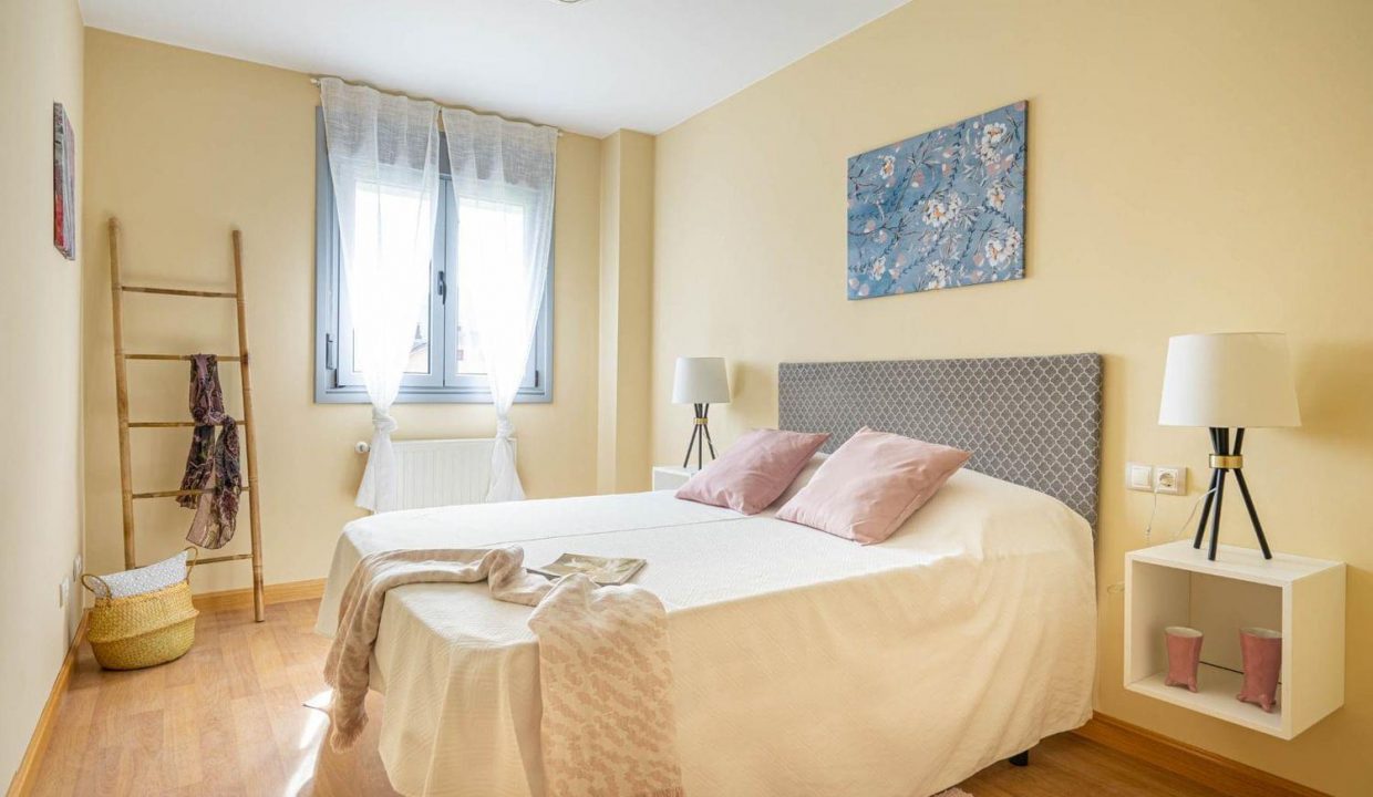 Promoción CALLEJÓN DEL CANTO, obra nueva en Villaviciosa (Revista)