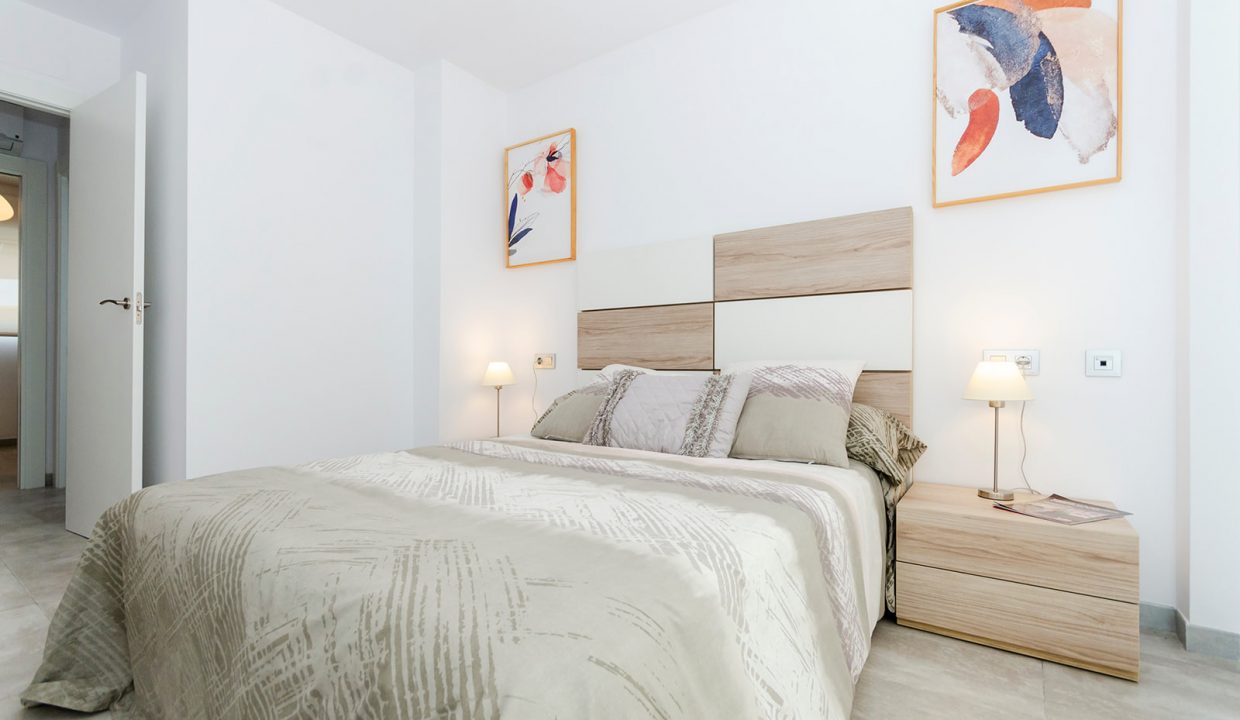 Promoción LAGUNA ROSA VILLAS, obra nueva en Torrevieja (Revista)
