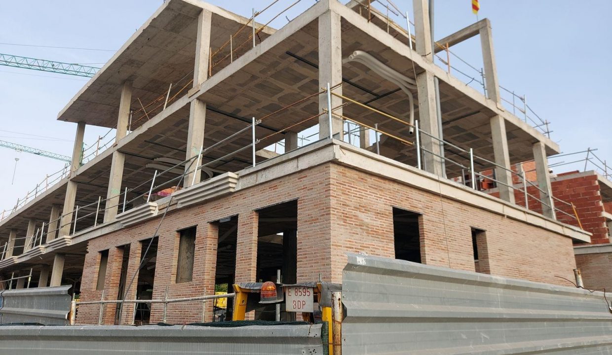 Promoción Residencial Vegamar Fase III, obra nueva en La Pobla de Farnals (Revista)