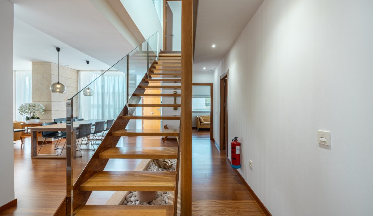 Promoción Villa con irradia elegancia y lujo moder, obra nueva en La Nucía (Revista)