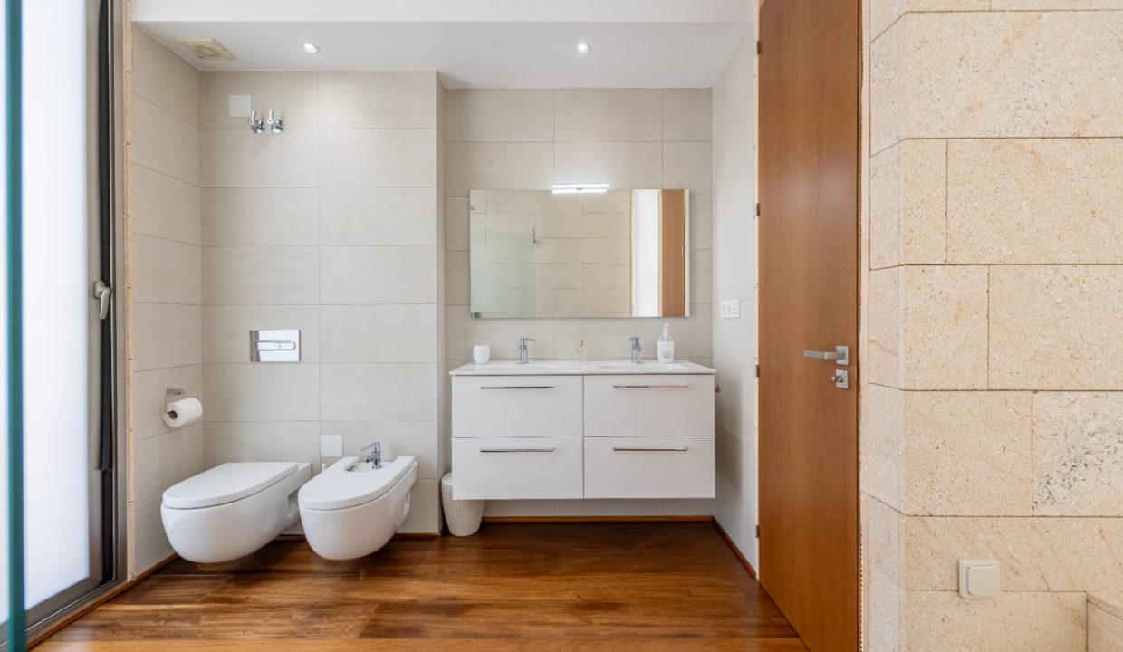 Promoción Villa con irradia elegancia y lujo moder, obra nueva en La Nucía (Revista)