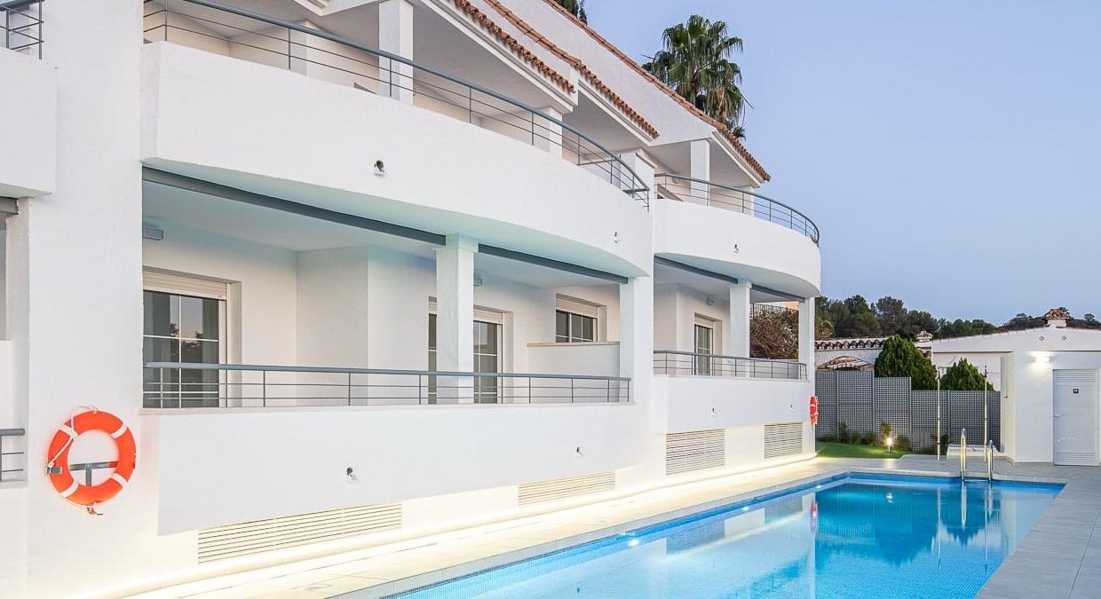 Promoción Culmia Blue Views Istán, obra nueva en Balcones del Lago (Revista)