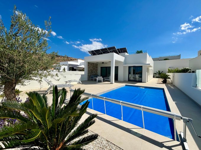 Promoción BENIJOFAR VILLAS M20, obra nueva en Alicante (Revista)