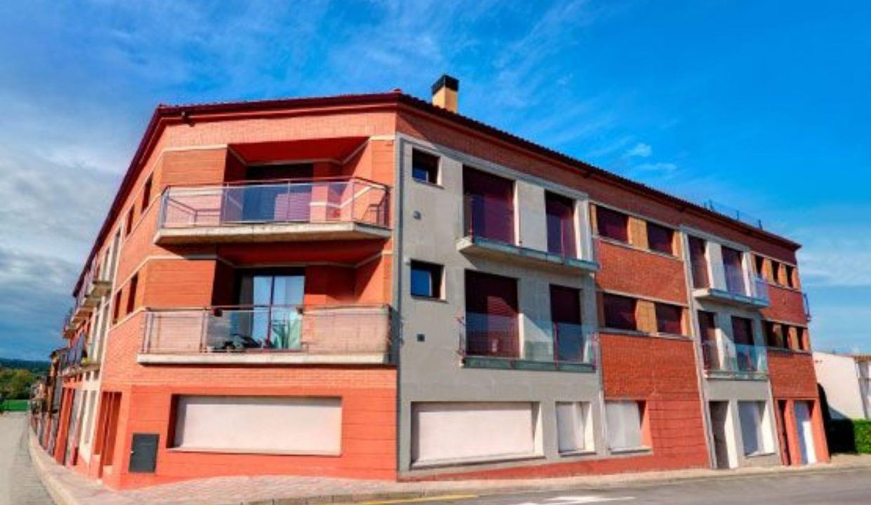 Promoción Llagostera, obra nueva en Llagostera (Revista)