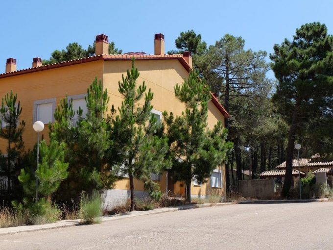 Promoción Residencial Pinos Altos, obra nueva en Entrepinos (Revista)