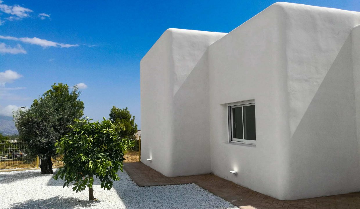 Promoción Encantadora residencia de estilo ibicenco, obra nueva en Chirles (Revista)