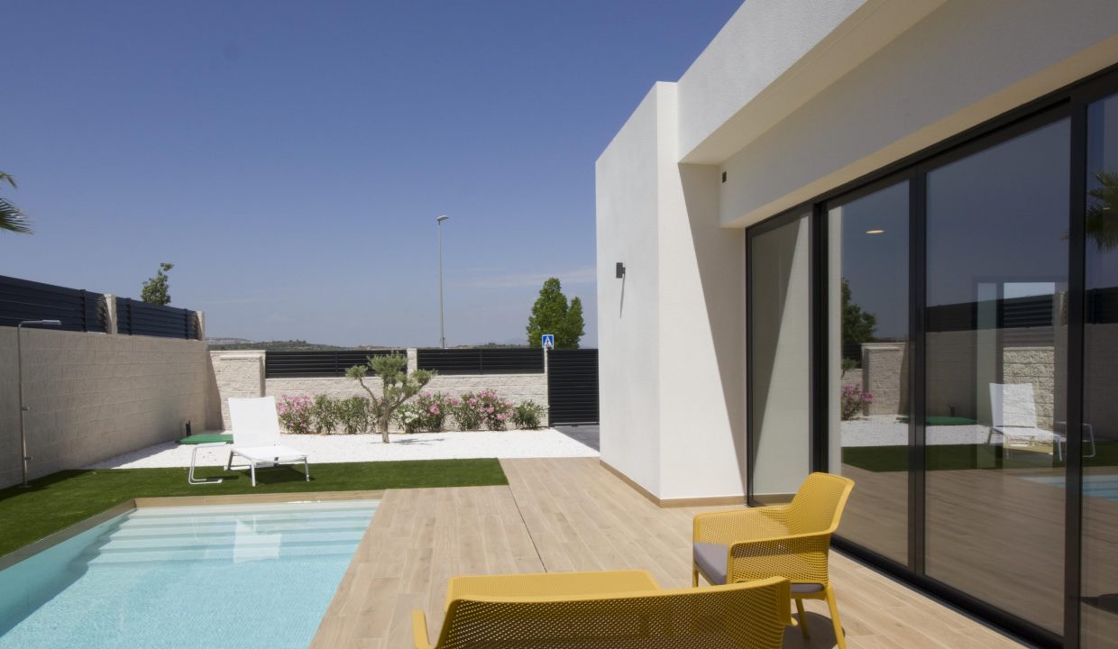 Promoción Villas Maestras, obra nueva en Rojales (Revista)
