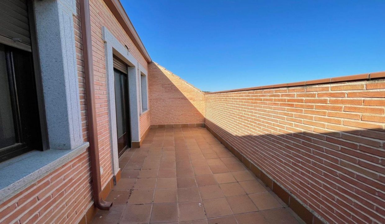 Promoción Promoción residencial en C/ Los Morales, obra nueva en Almorox (Revista)
