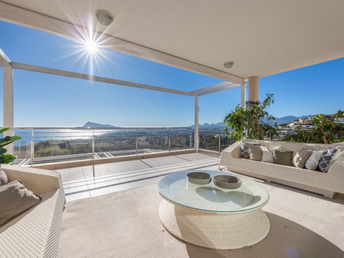Promoción Villa con imponentes vistas a la bahía, obra nueva en Altea (Revista)