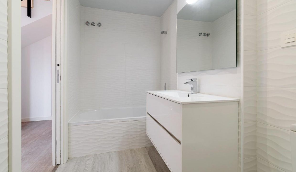 Promoción Ramón Otero Pedrayo 65, obra nueva en Castelldefels (Revista)
