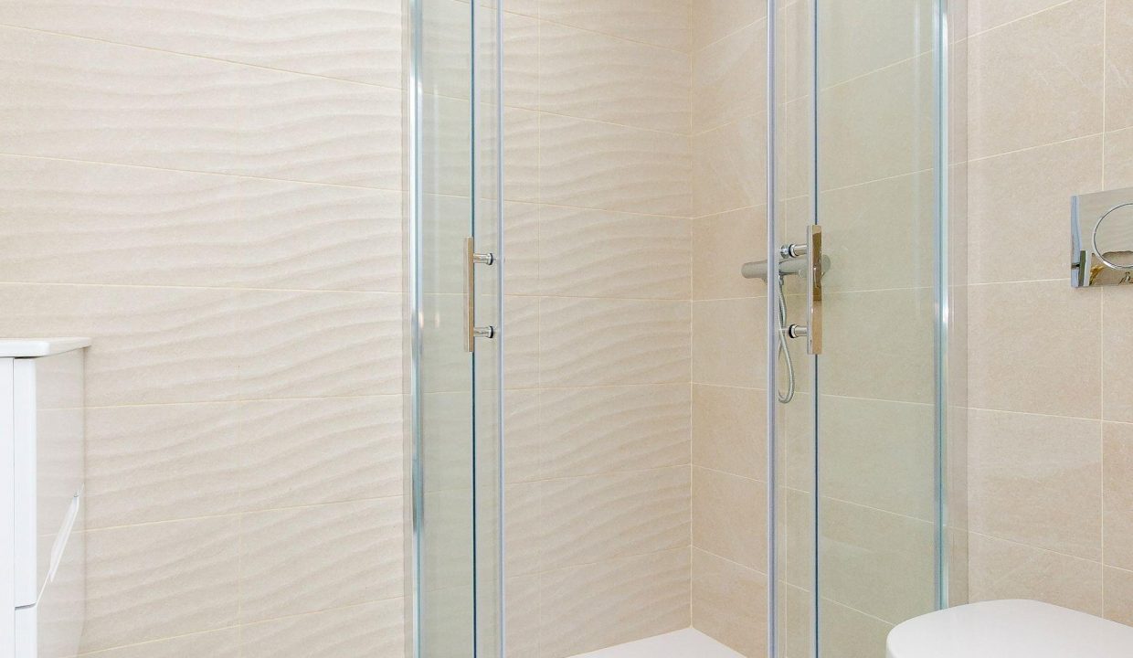 Promoción Don Benito - Altos de la Laguna, obra nueva en Torrevieja (Revista)
