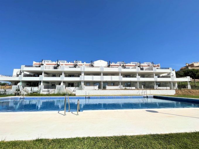 Promoción Doña Julia Golf Views, obra nueva en Casares (Revista)