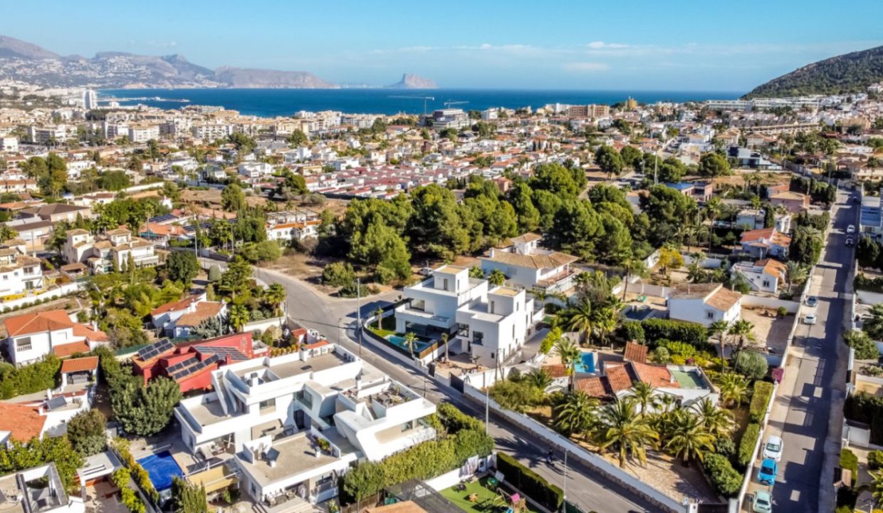 Promoción Villa con maravilloso jardín, obra nueva en l'Albir (Revista)