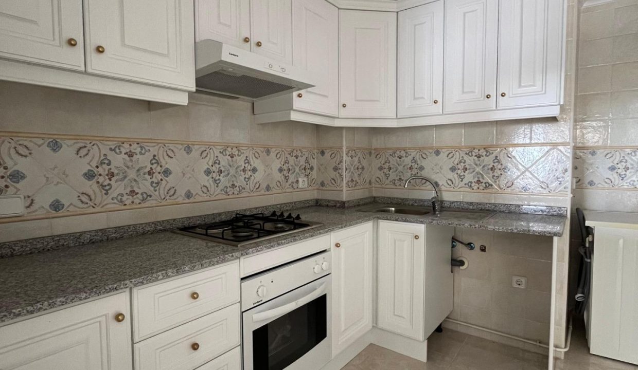 Продажа готовых апартаментов с ключом в Ломас-де-Кампоамор, Ориуэла Коста