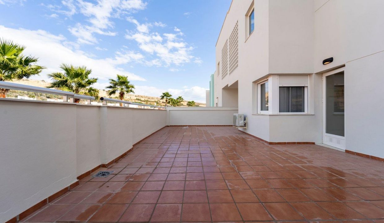 Promoción Palm Beach Golf Almerilmar, obra nueva en Almerimar (Revista)