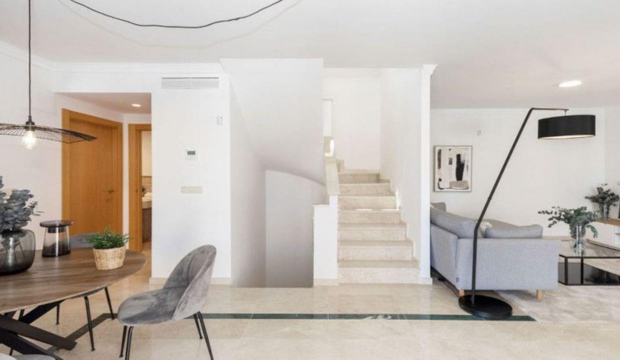 Promoción Casares Hills, obra nueva en Casares (Revista)