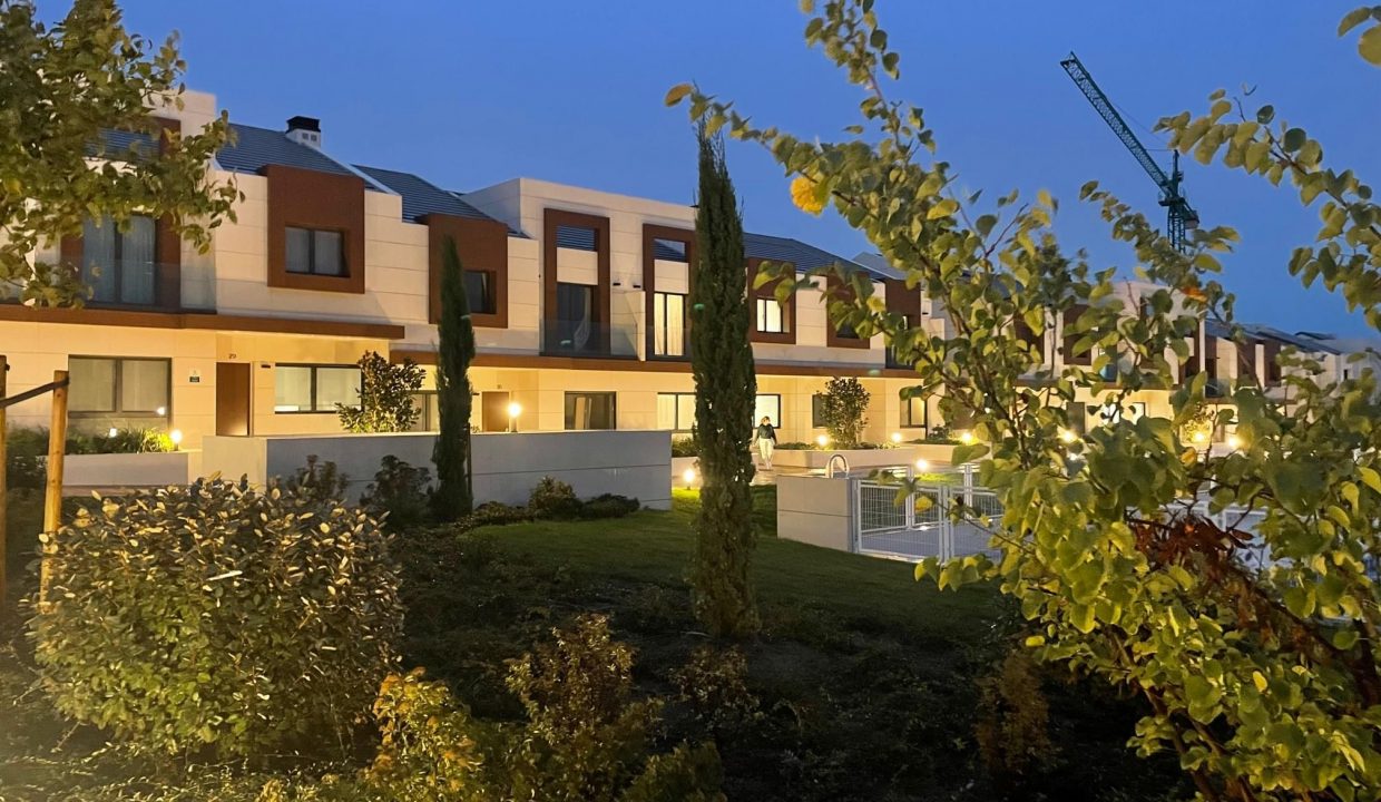 Promoción Villas del Mirabal 3, obra nueva en Boadilla del Monte (Revista)