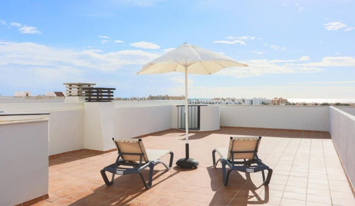 Promoción Palm Beach Golf Almerilmar, obra nueva en Almerimar (Revista)