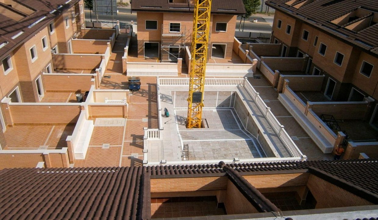 Promoción 17 viviendas adosadas y 4 viviendas pareadas, obra nueva en Talavera de la Reina (Revista)