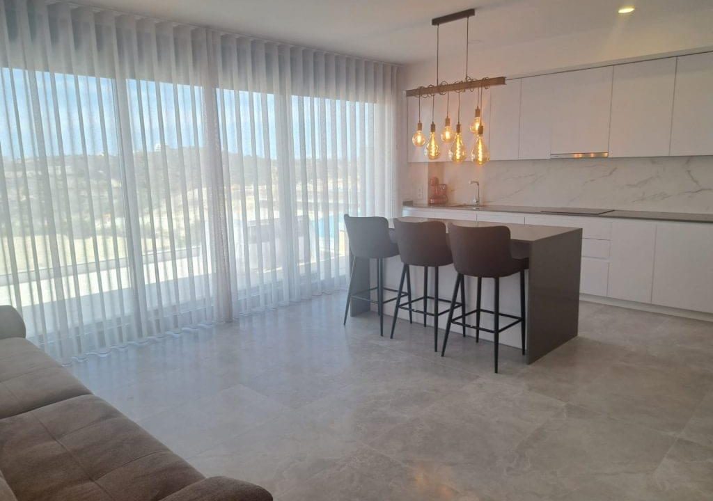Promoción Apartamento moderno con terraza soleada, obra nueva en Finestrat (Revista)