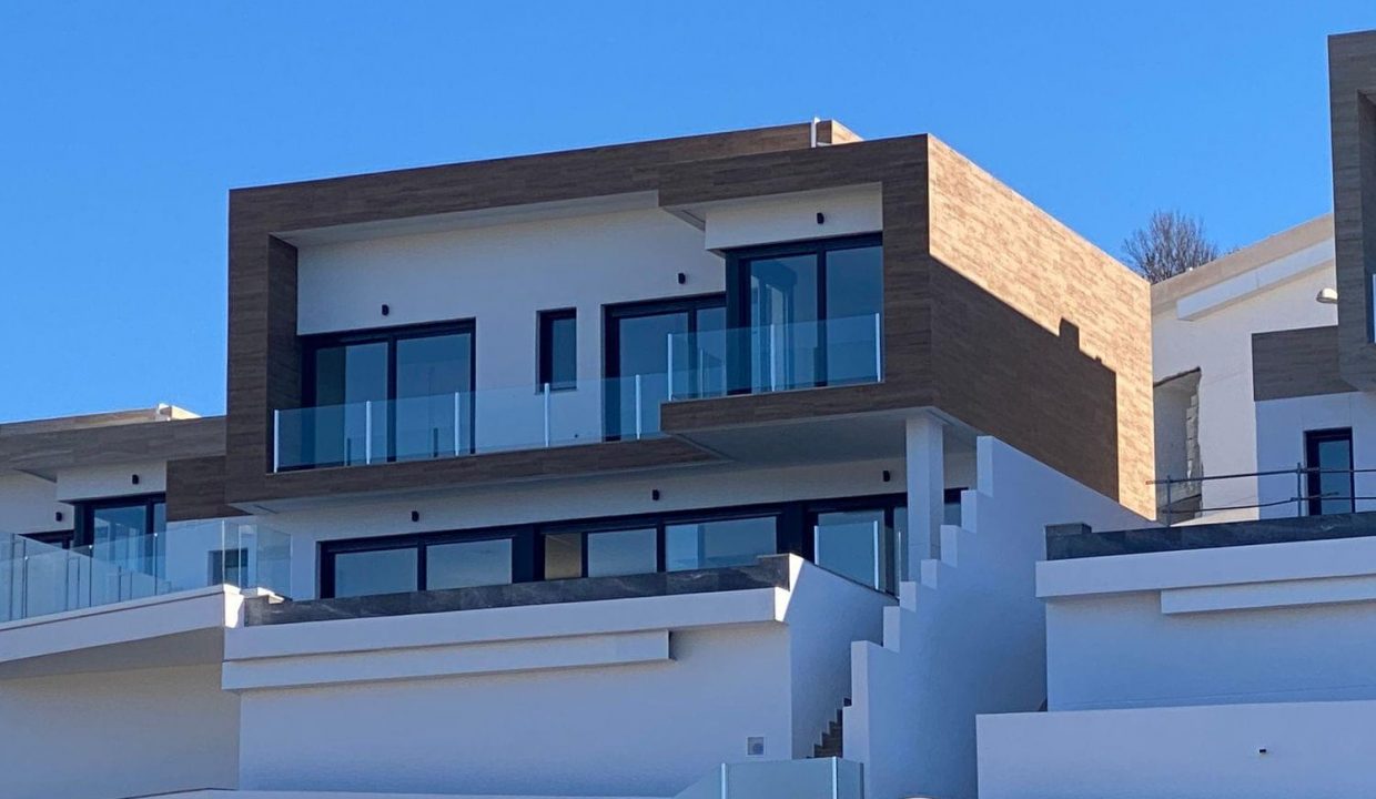 Promoción Urb. Valdemar, obra nueva en La Herradura (Revista)