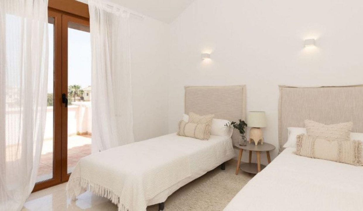 Promoción Casares Hills, obra nueva en Casares (Revista)