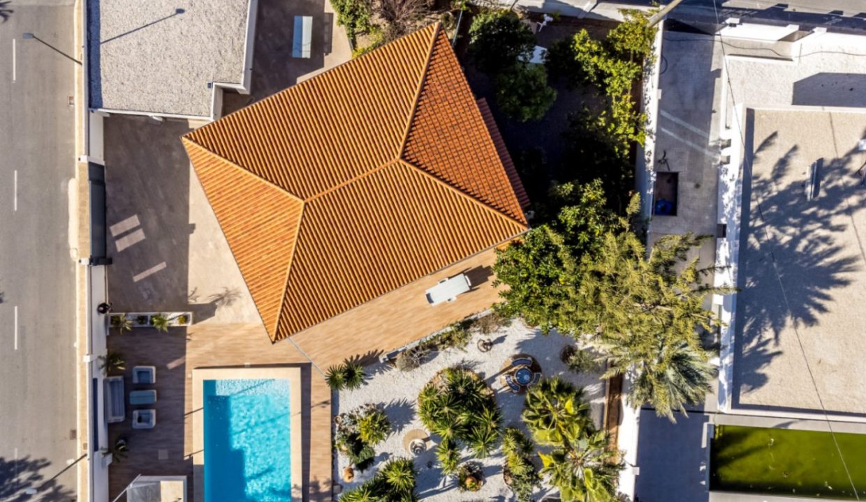 Promoción Villa con maravilloso jardín, obra nueva en l'Albir (Revista)
