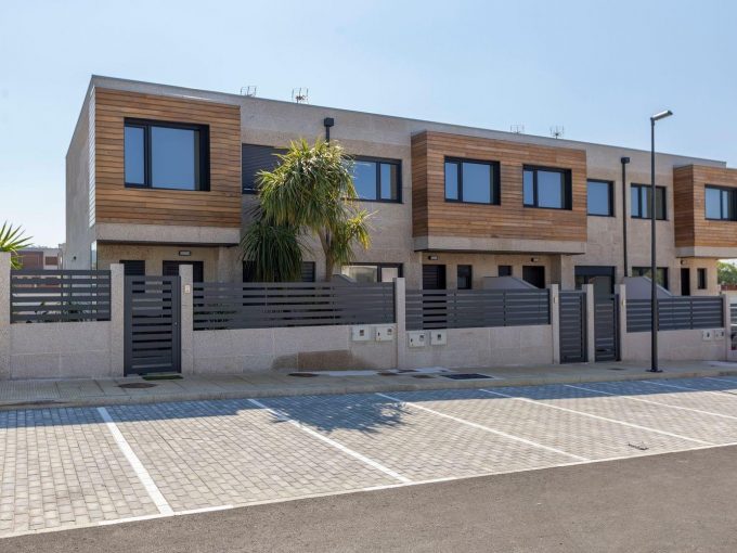 Promoción Urbanización La Ermita A Lanzada, obra nueva en Maior (Revista)