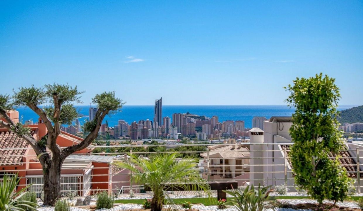 Promoción Villas Montroyal Fase III, obra nueva en Finestrat (Revista)