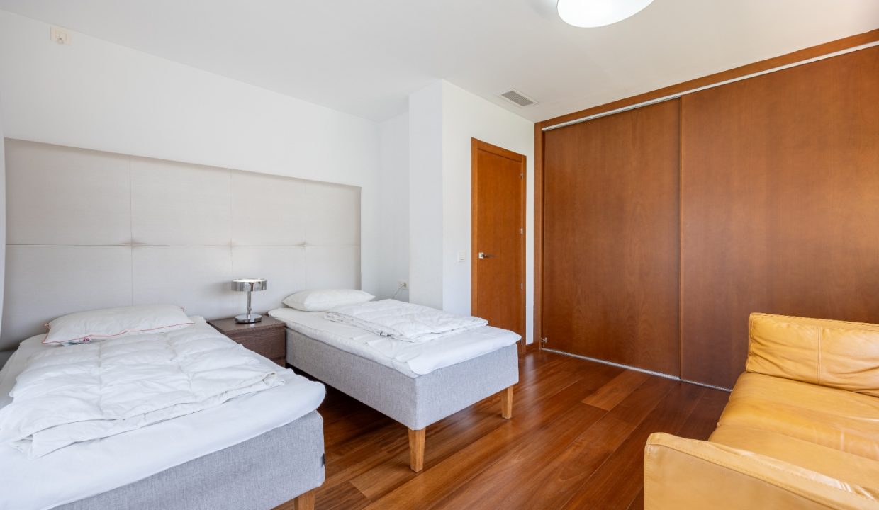 Promoción Villa con irradia elegancia y lujo moder, obra nueva en La Nucía (Revista)
