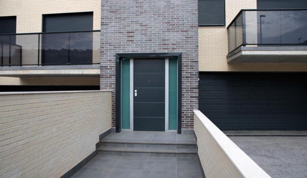 Promoción Casa unifamiliar en venta en Avenida de la Legua, Valparaíso-La Legua (Toledo), obra nueva en Toledo (Revista)
