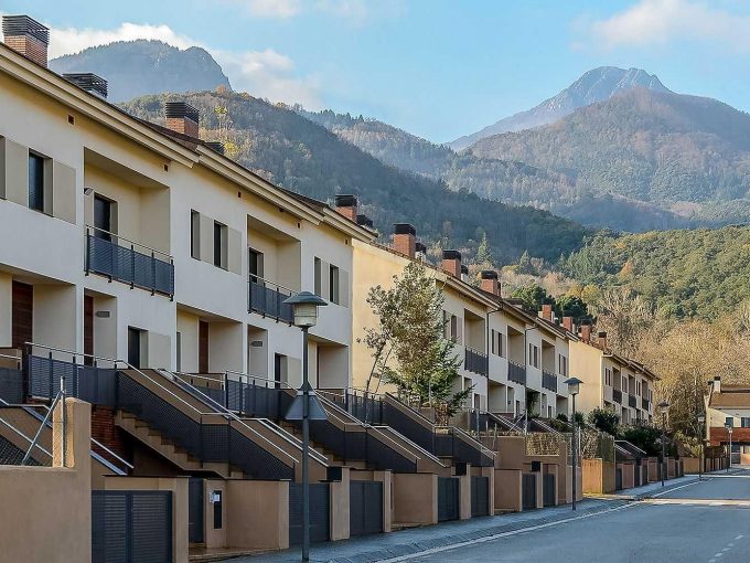 Promoción Can Pons, obra nueva en Arbúcies (Revista)