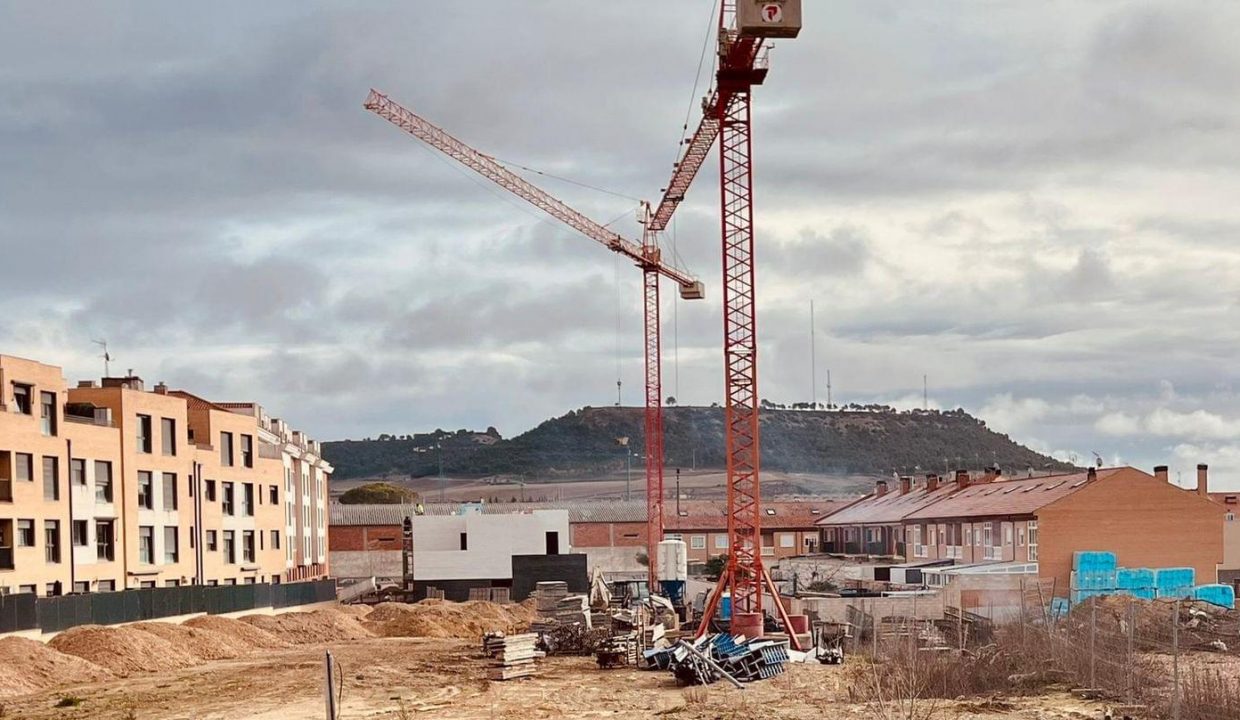 Promoción Residencial Camino Alto de Laguna, obra nueva en La Cistérniga (Revista)